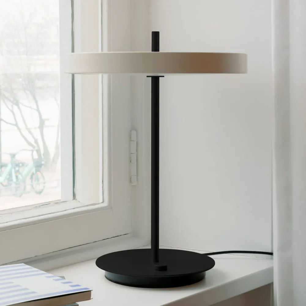 UMAGE LED-bordlampe Asteria Table, USB, perlehvit/svart| Kontorbelysning|Bordlamper