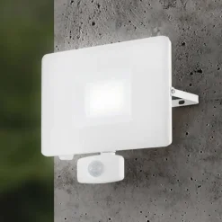 EGLO Utendørs LED-spot Faedo 3 med sensor, hvit, 50 W Outlet