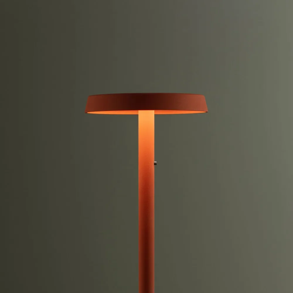 Vibia Flat LED-gulvlampe høyde 100 cm terrakotta| Gulvlamper